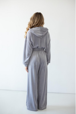 Костюм жіночий